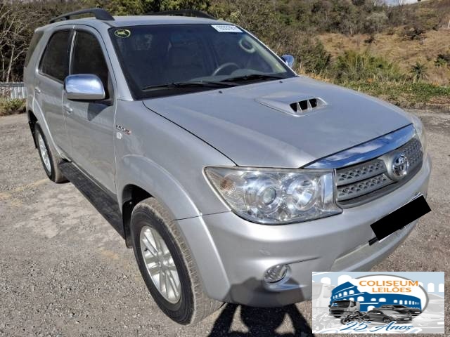 TOYOTA HILUX SW4 2010   TOYOTA HILUX SW4 2010