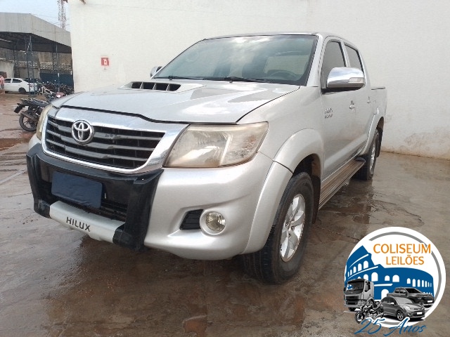 TOYOTA HILUX CD 4X4 3.0 SRV ANO 2012/2012 TOYOTA HILUX CD 4X4 3.0 SRV ANO 2012/2012